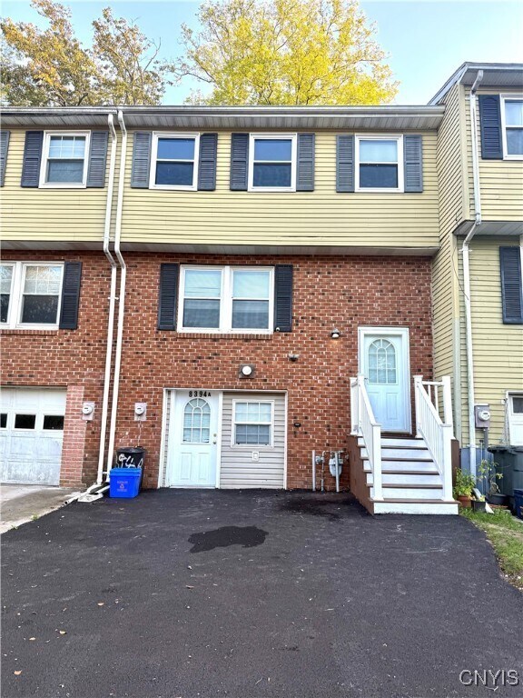Foto principal - 8394A Shallowcreek Rd