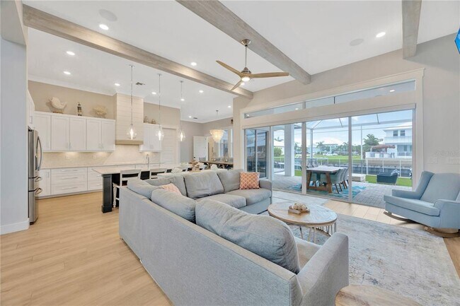 Foto del edificio - 615 Mirabay Blvd