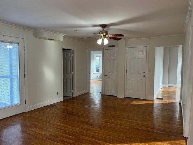 Foto del edificio - 27 Pleasant St