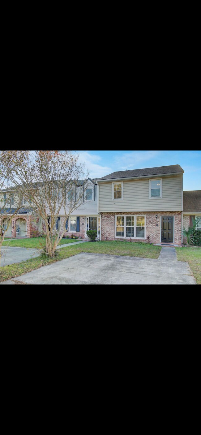 Foto del edificio - 5565 E Shirley Dr