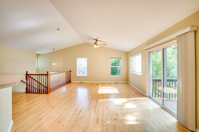 Building Photo - 3147 Saganashkee Ln