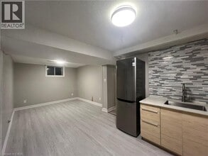 Building Photo - 5002 Willowood Dr