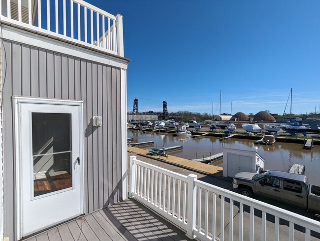 Building Photo - Waterfront Harborwalk Townhome