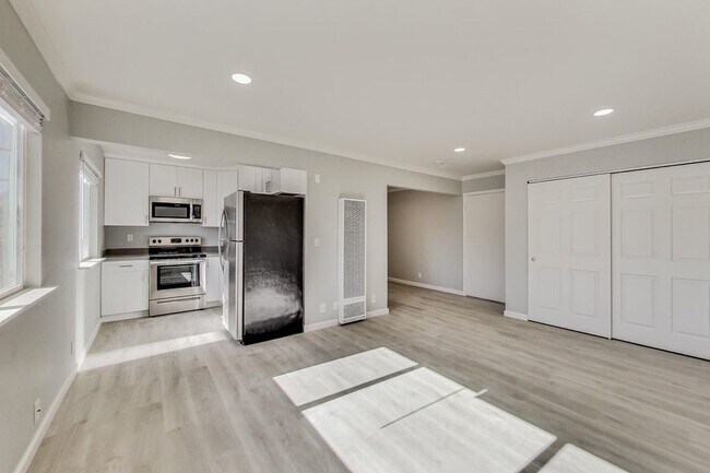 Foto del edificio - Fully Renovated Studio with Alcove Perfect...