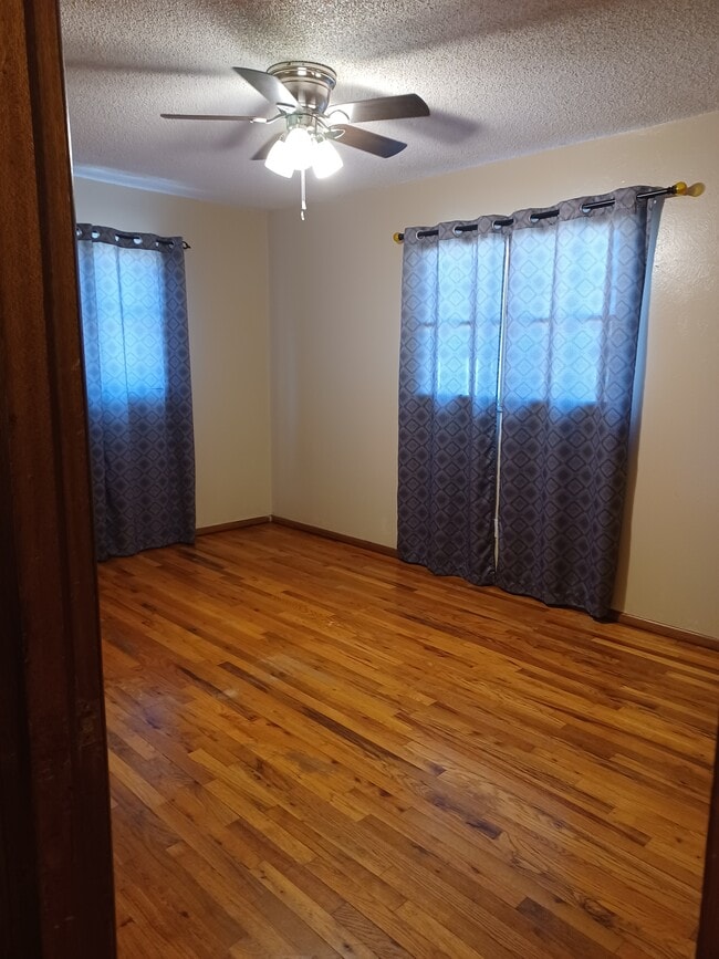 Foto del edificio - 601 Prairieview Dr