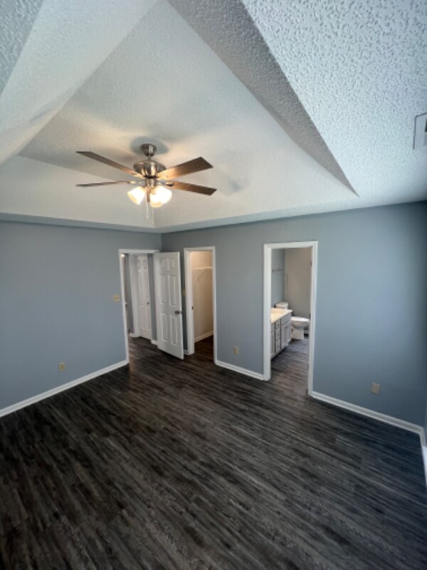 Foto del edificio - 4445 Fawnbrook Ave SW