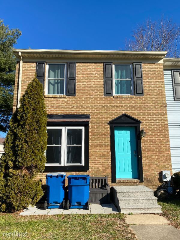 Building Photo - 3 br, 2.5 bath Townhome - 400 Commons Ln