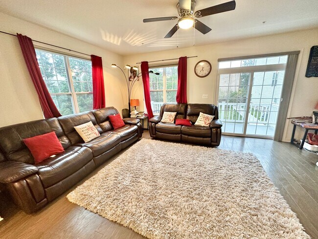 Foto del edificio - Amazing 4 BR/3.5 BA EOG Townhome in Lanham!