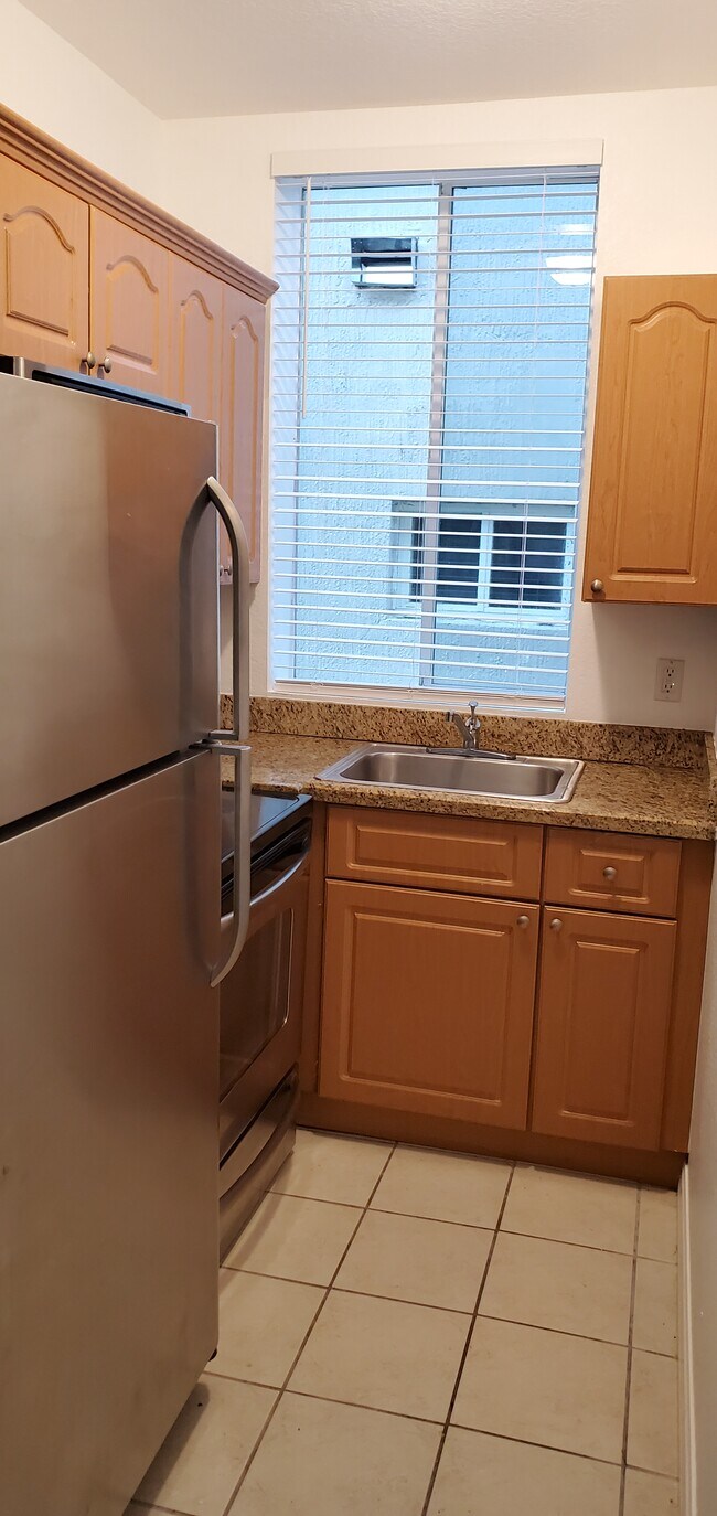 Kitchen - 746 SW 2nd St