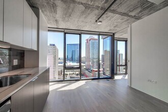 Building Photo - 2088 S Wabash Ave
