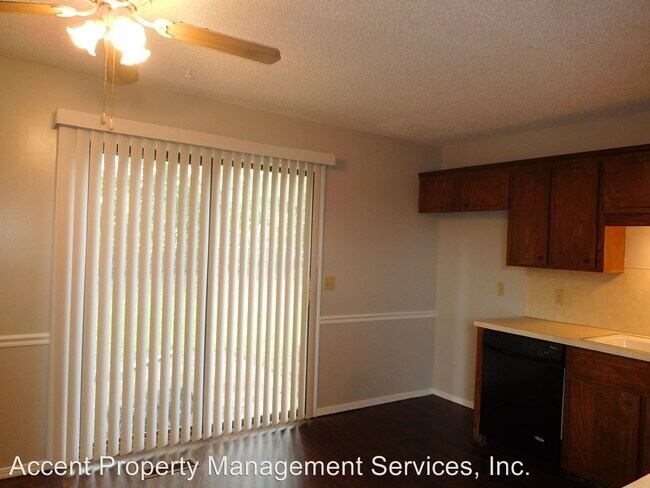 Building Photo - 3 br, 2 bath Apartment - 11129 S. Date Street