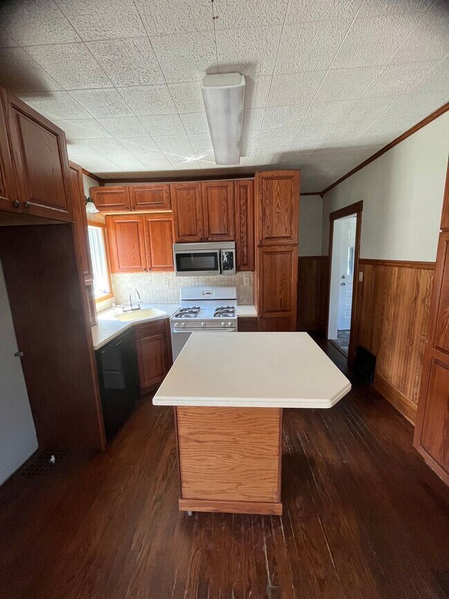 Building Photo - 3 br, 2 bath House - 942 South 17th Street