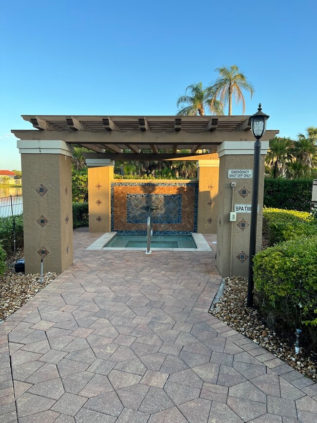 Building Photo - 6890 Huntington Lakes Cir
