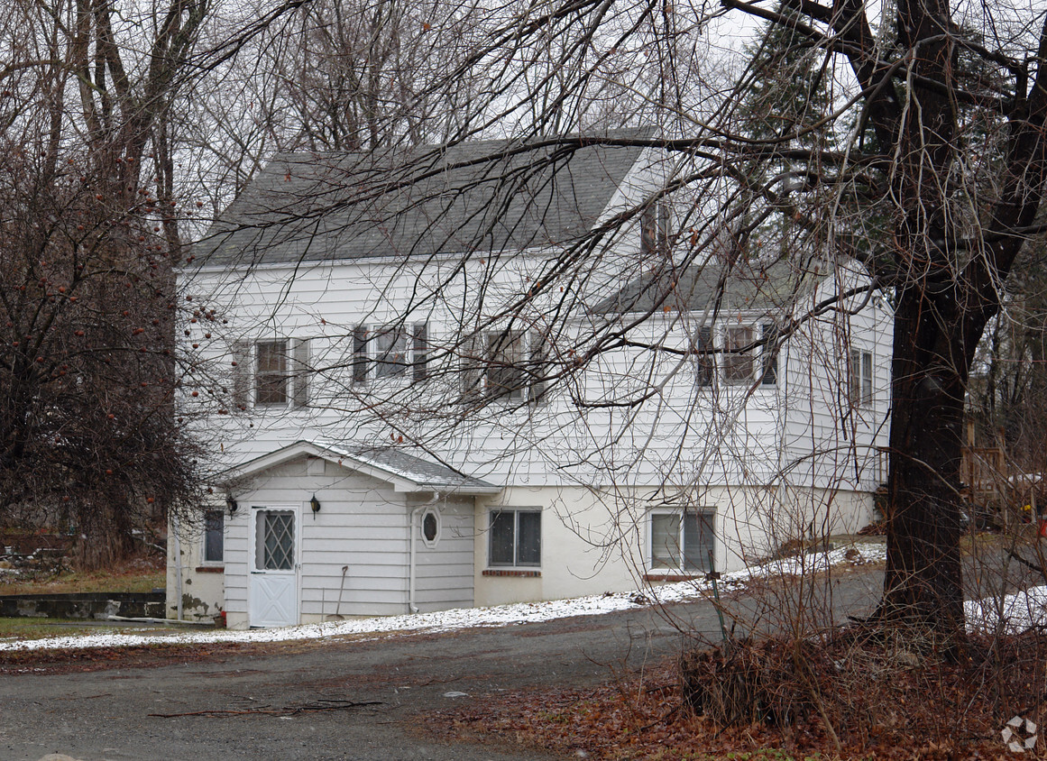 Primary Photo - Building 3 of 3