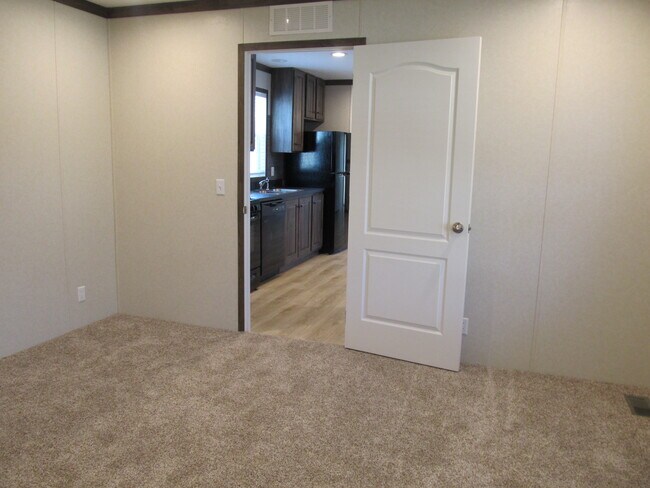 Foto del edificio - 10340 Midland Rd