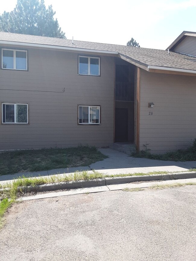 Building Photo - 28 Larkspur Dr