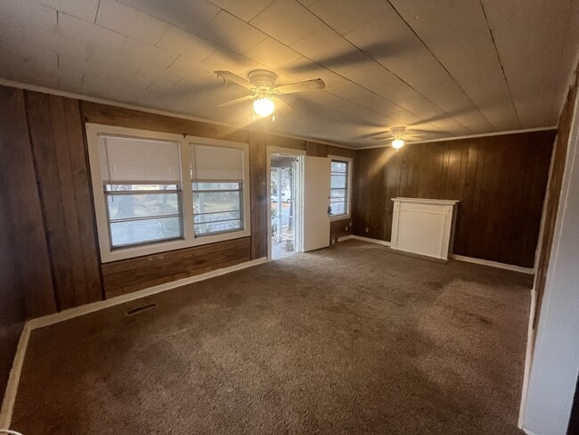 Foto del edificio - 117 Roosevelt Cir