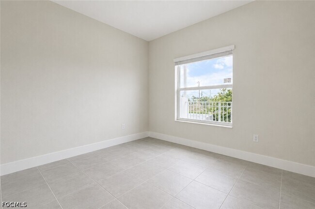 Foto del edificio - 3303 SW 8th Pl