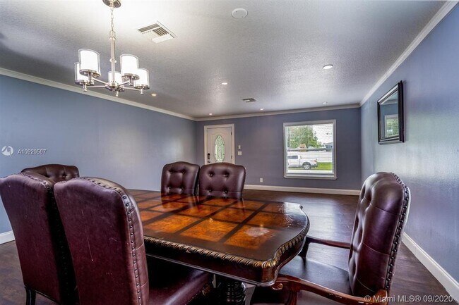 Building Photo - 5454 NW Briscoe Dr