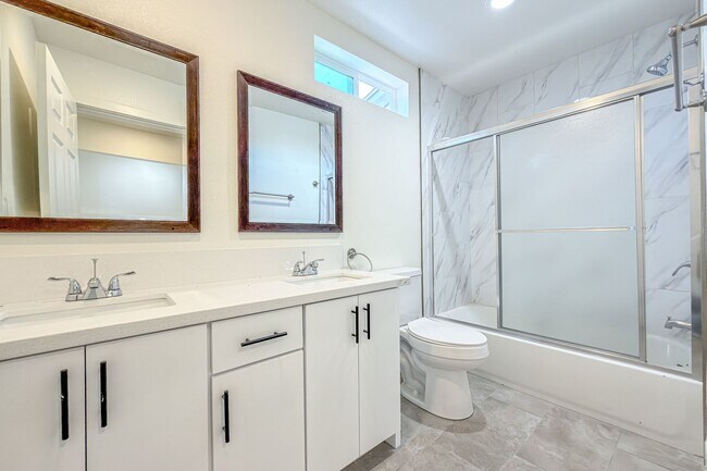 Foto del edificio - 732 E 52nd St