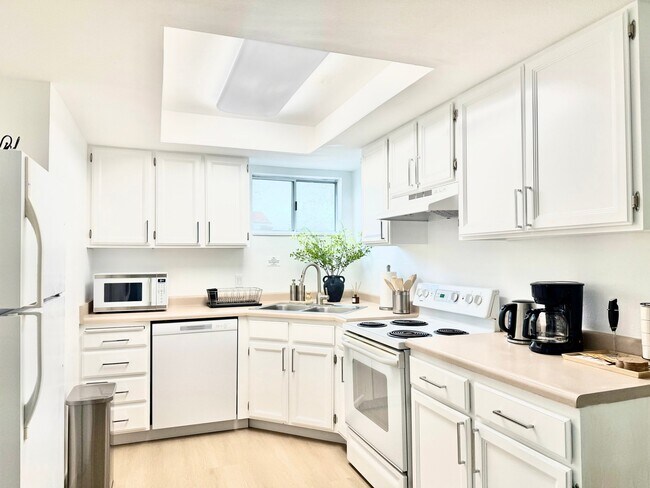 Building Photo - 7834 Chadbourne Dr