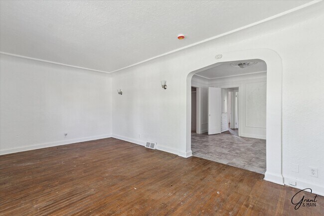 Foto del edificio - Grant & Main - 10343 Crocuslawn St