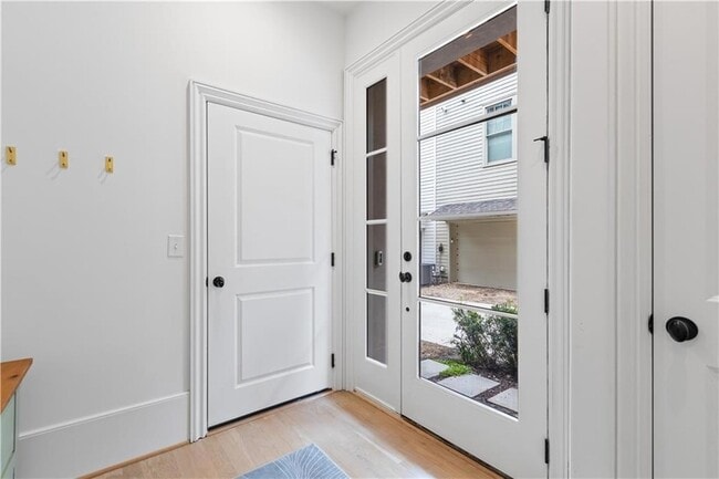 Building Photo - 658 Bull St SE