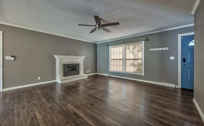 Foto del edificio - 8608 Maple Ave