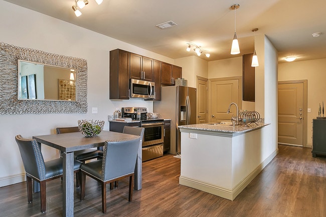 Foto del edificio - Oaks of Kyle Apartments