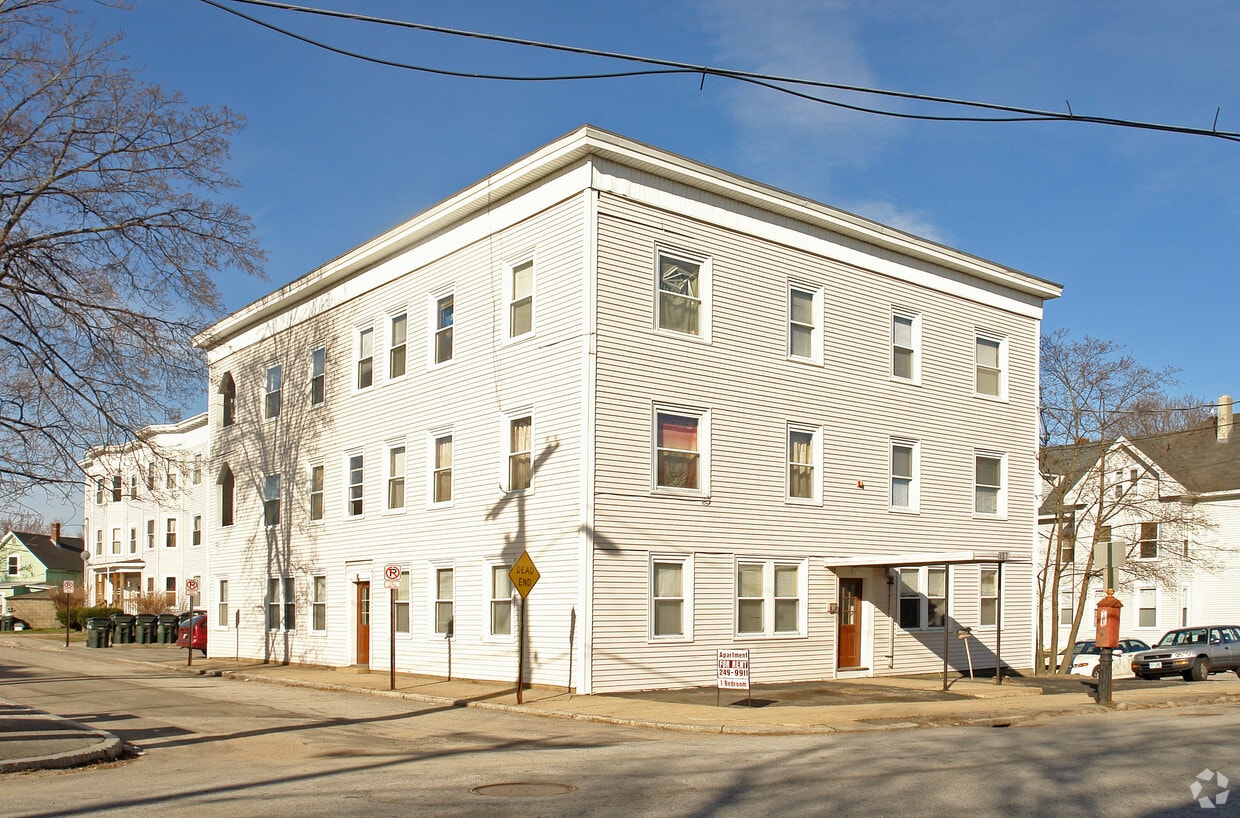 157 Massabesic St, Manchester, NH 03103 Apartments in Manchester, NH