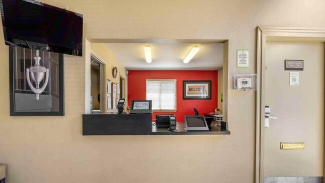 Building Photo - 9750 Lake Shore Dr E