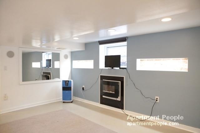 Foto del edificio - 2280 N Clybourn Ave