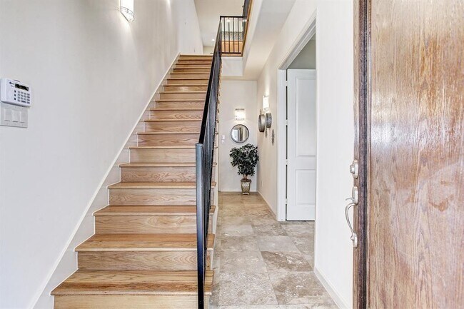 Foto del edificio - 802 Waverly St