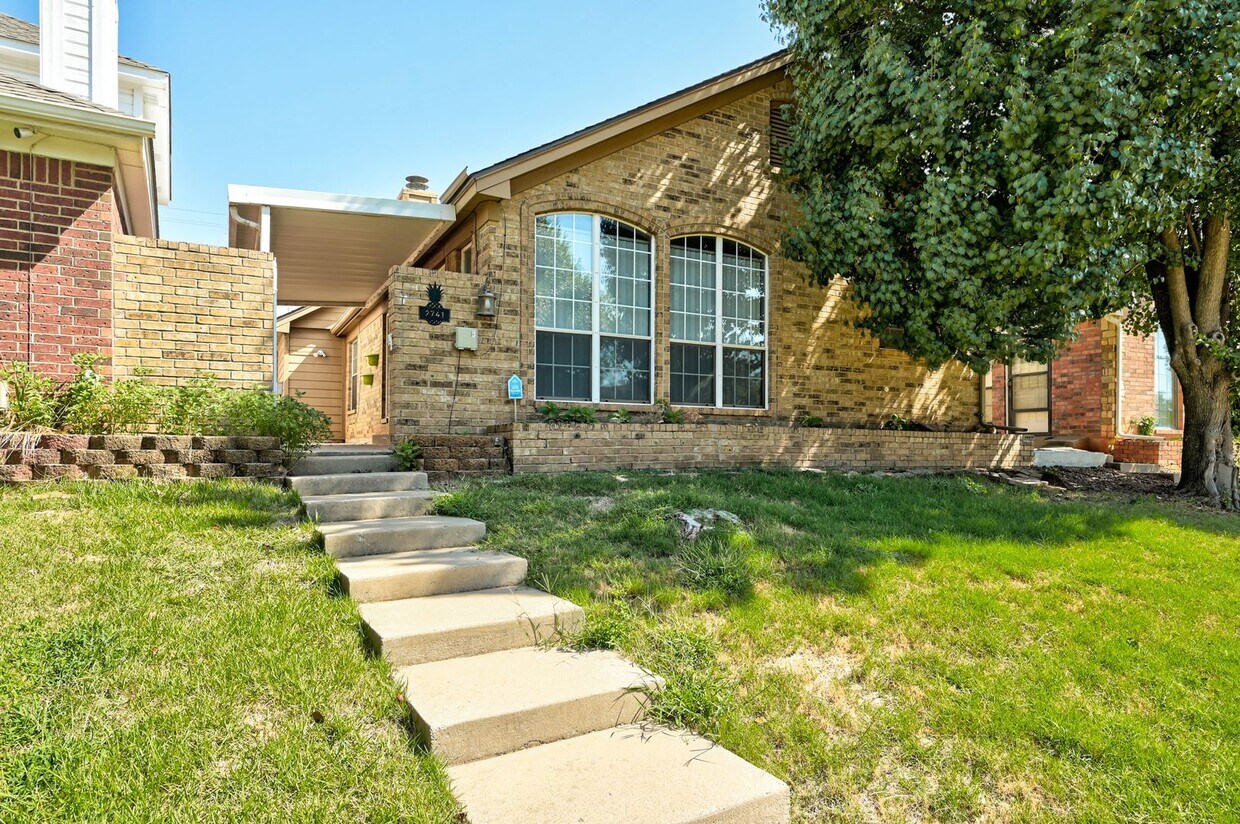 Primary Photo - Beautiful 3x2 in Oklahoma City