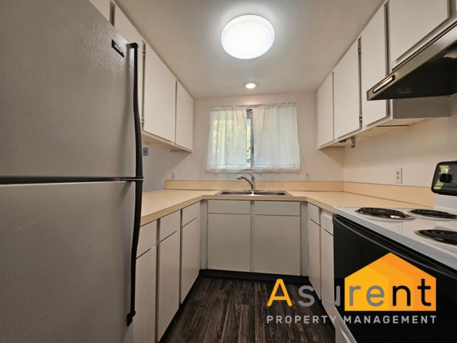 Building Photo - Bright & Spacious 2-Bedroom Apartment in A...