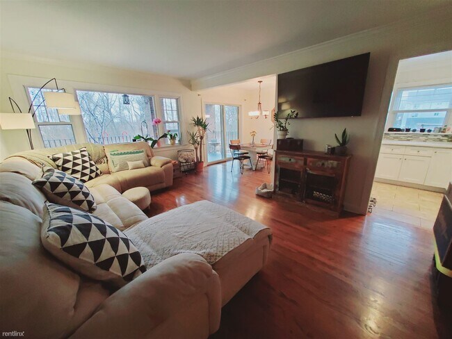 Foto del edificio - 3 br, 1 bath Condo - 66 Euclid Ave