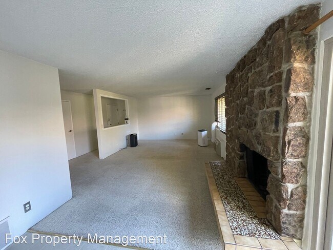 Building Photo - 2 br, 1 bath House - 3375 Chisholm Trail  ...