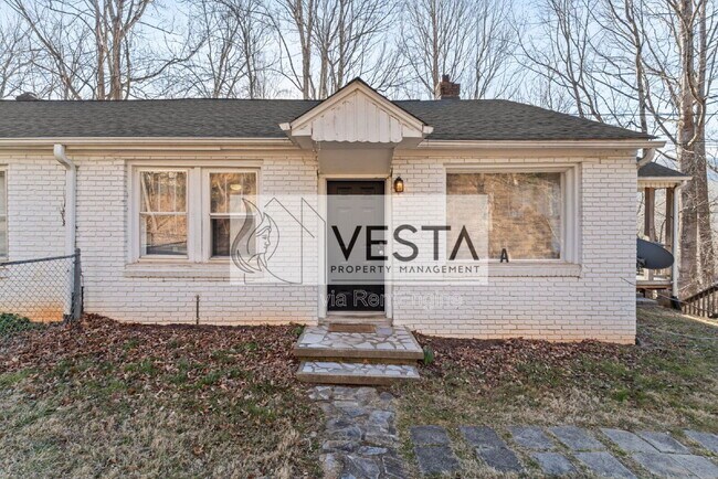 Foto del edificio - 118 Pine Hill Dr