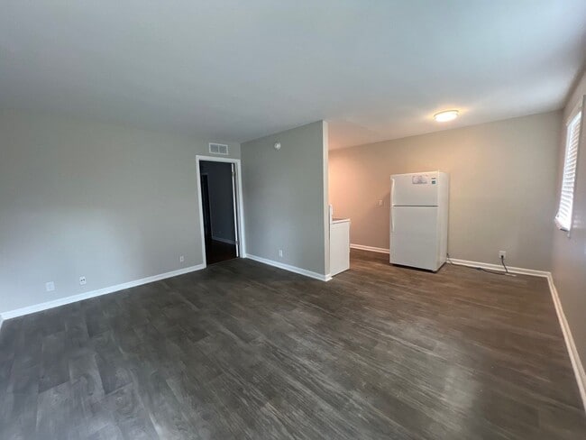 Interior Photo - Forty West