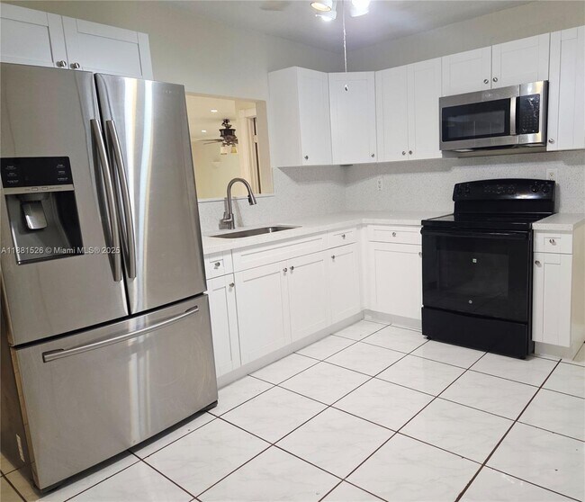 Foto del edificio - 4004 SW 20th St