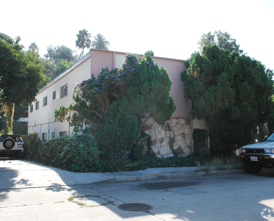 Building Photo - 666 N Vendome St