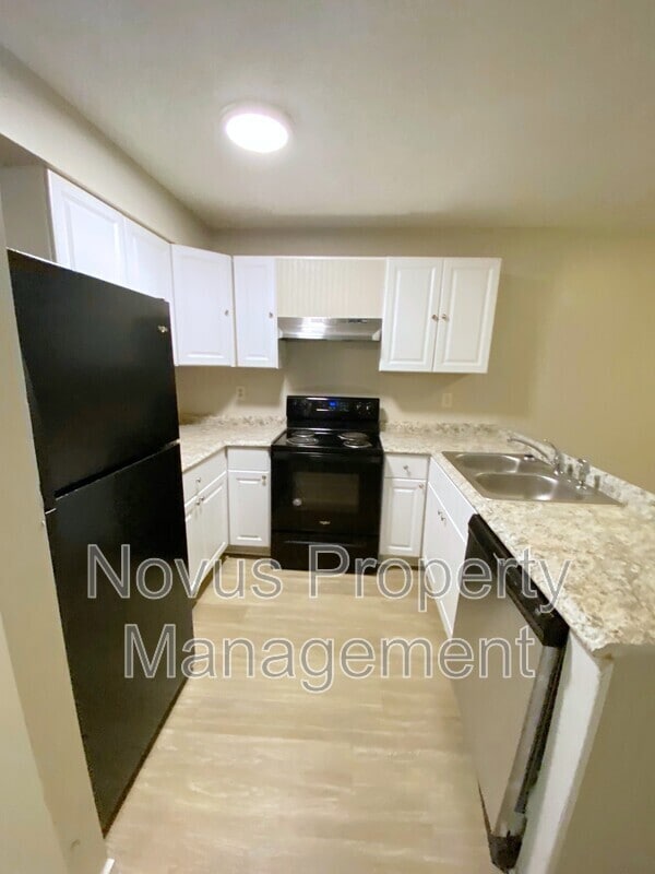 Building Photo - 124 Bowen St