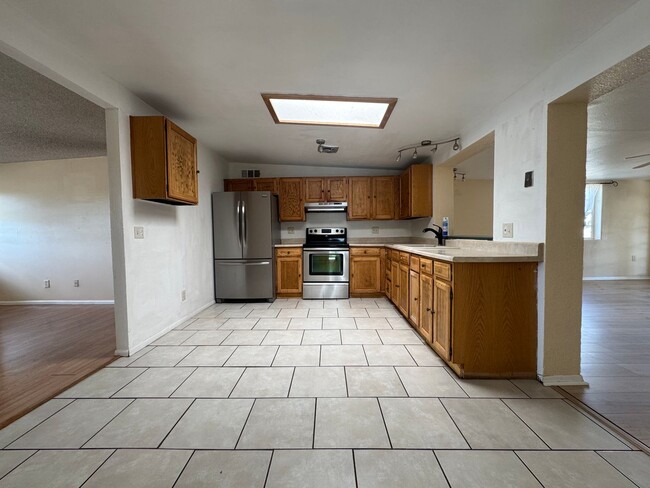 Building Photo - 3BR/2BA 1,603 sq.ft. rental in Sierra Vist...