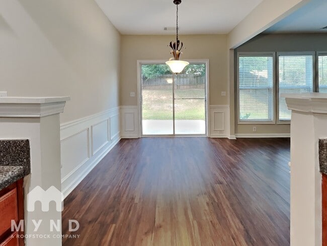 Building Photo - 5825 Sterling Ct