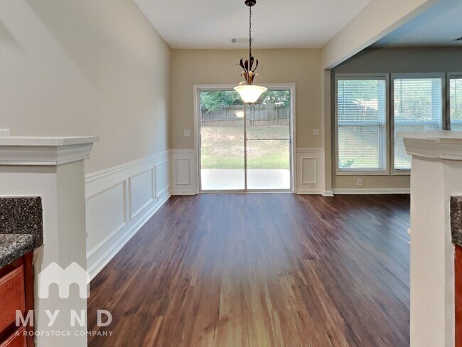 Foto del edificio - 5825 Sterling Ct