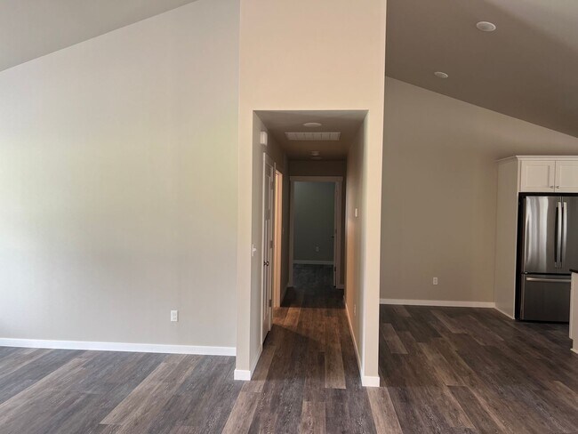 Foto del edificio - Country quiet, brand new house