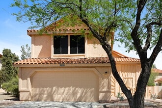 Building Photo - 8892 N Lessing Ct