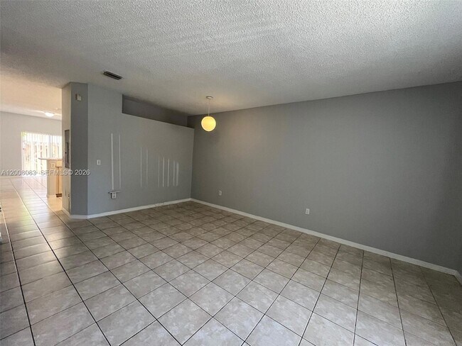 Foto del edificio - 2210 SE 25th Ave