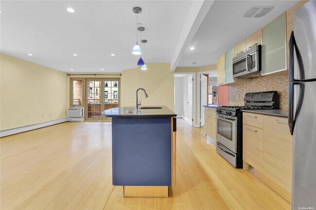 Building Photo - 8375 117th St