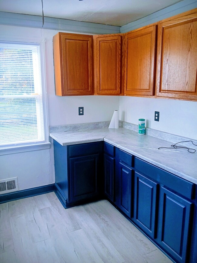 Foto del edificio - 2201 Floral Park Rd